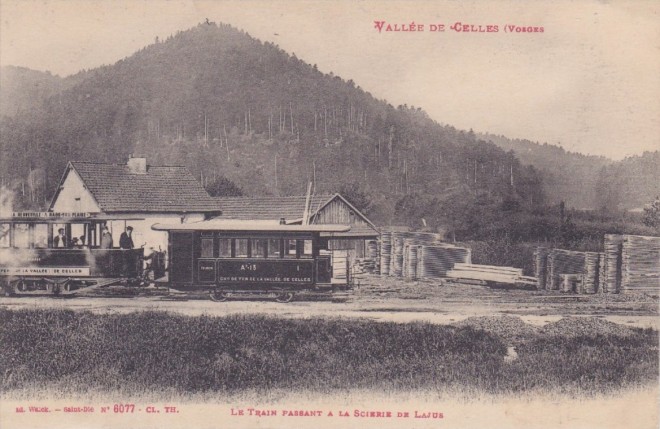 88 - VALLEE de CELLES Le Train passant a la scierie de Lajus.jpg