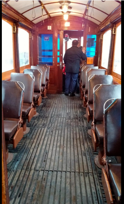 Istanbul_tram_interieur_017.png