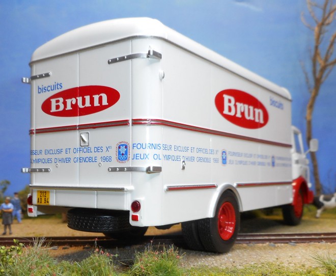 Berliet GAK Biscuits Brun (3).JPG