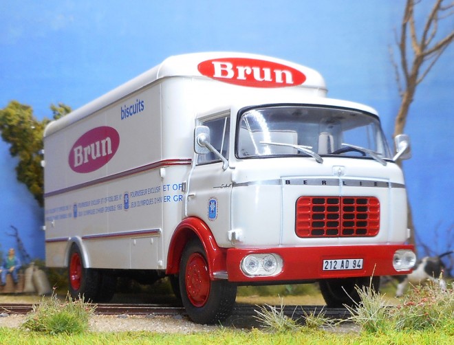 Berliet GAK Biscuits Brun (4).JPG