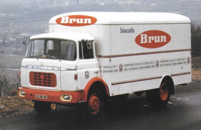 Berliet GAK Biscuits Brun (1).jpg