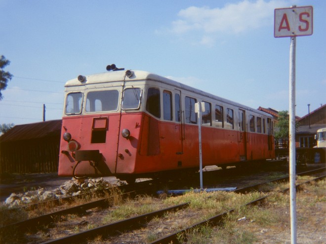 Autorail_De_Dion_OC2_Romorantin_juillet_1976.jpg