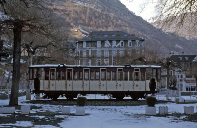 1974-03-052vm.jpg