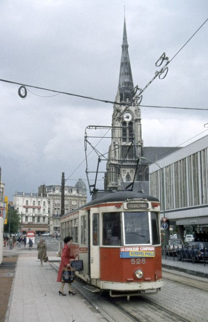 1982-99-217perso.jpg