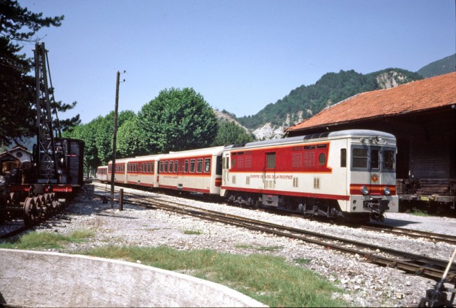 1986-09-105vm.jpg