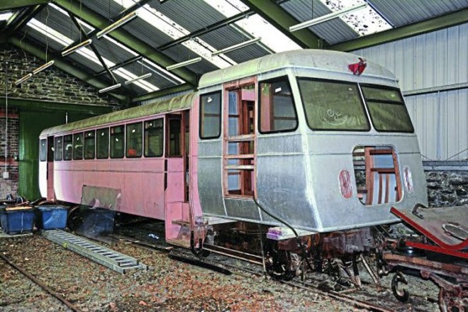 Walker railcar 20 et 19 - CDR RW Irlande.jpg