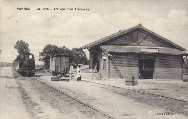 Vannes sur Cosson CPA 1.jpg