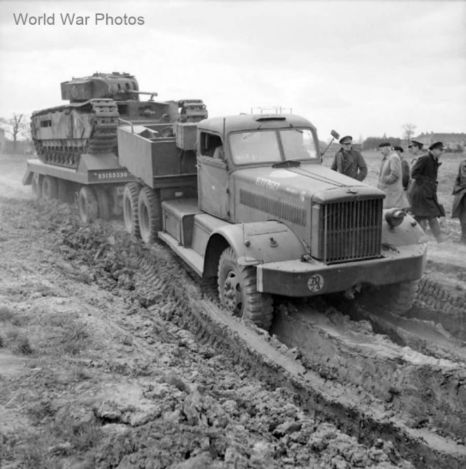 Diamond Churchill_ii_on_trailer_m19_tank_transporter.jpg