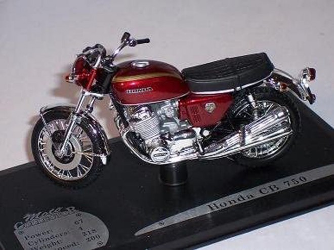 SOLIDO Honda CB 750 (1).jpg