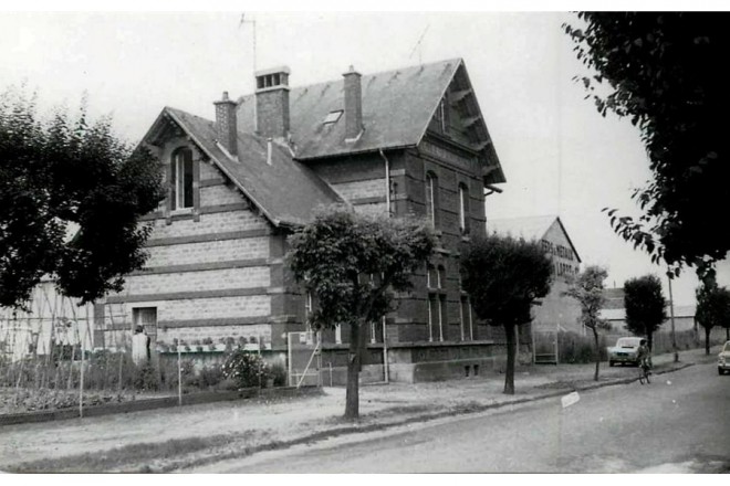 gare coté rue.jpg