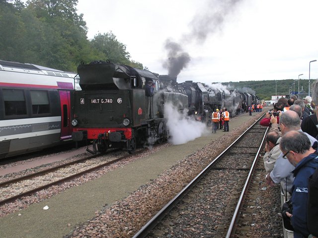 100 ANS AJECTA 17 09 2011 train de machines.jpg
