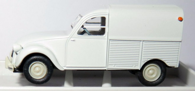 2 CV AZU 1961.jpg