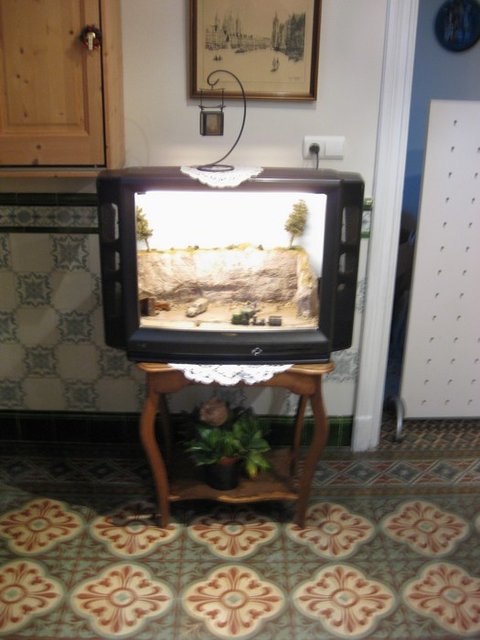 TV 2.jpg