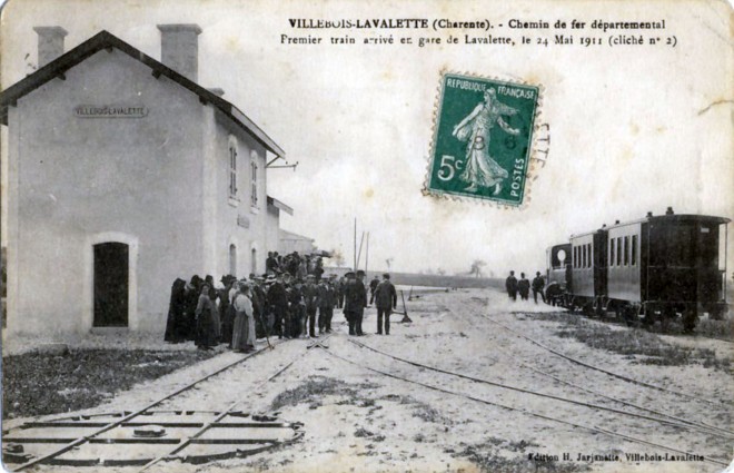 Villebois-Lavalette gare 1.jpg