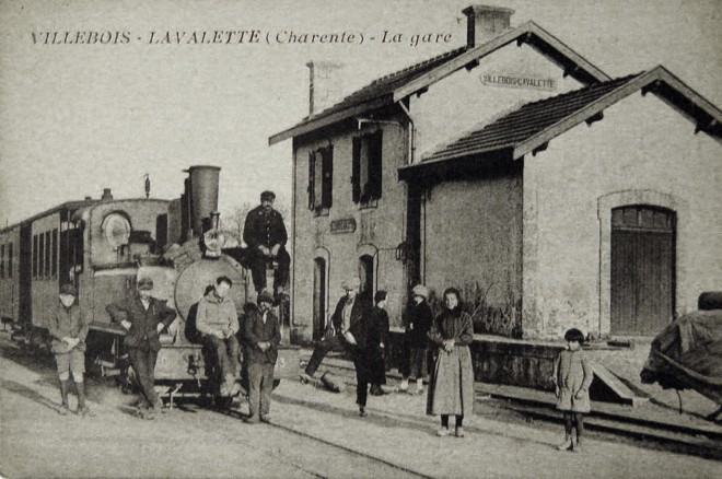 Villebois-Lavalette gare 2.jpg
