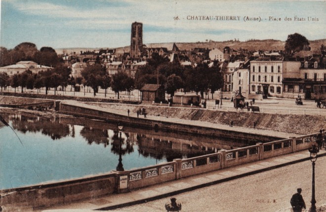 02 Chateau-Th Champ de Mars 3624.jpg