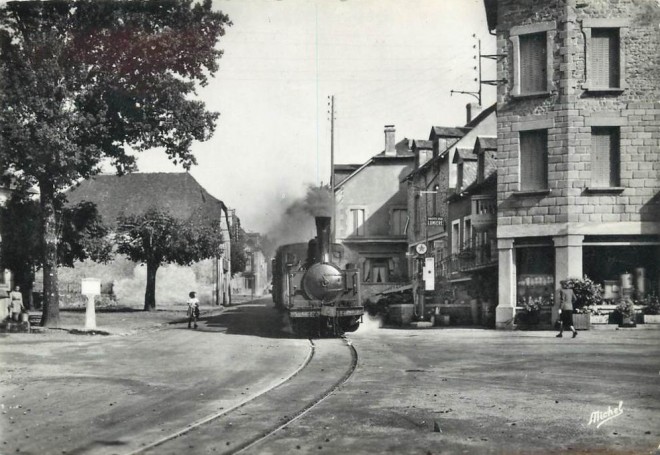 19 - Marcillac la Croisille, le tacot.jpg
