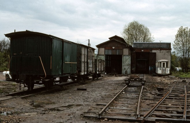 1977-05-007vm.jpg