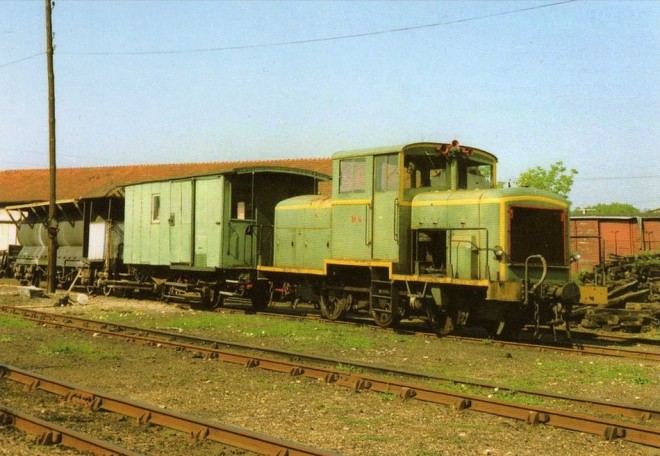 41 - Train désherbeur, locotracteur BA 14 au dépôt - ROMORANTIN - BA SNCF -.jpg