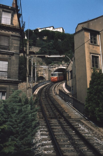 1980-98-004tram.jpg