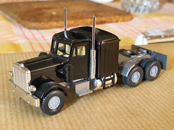 Kenworth Wiking.jpg