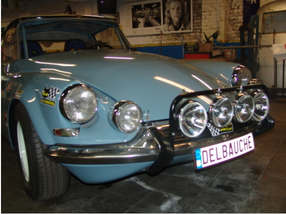 Citroën DS coupé Avant..PNG