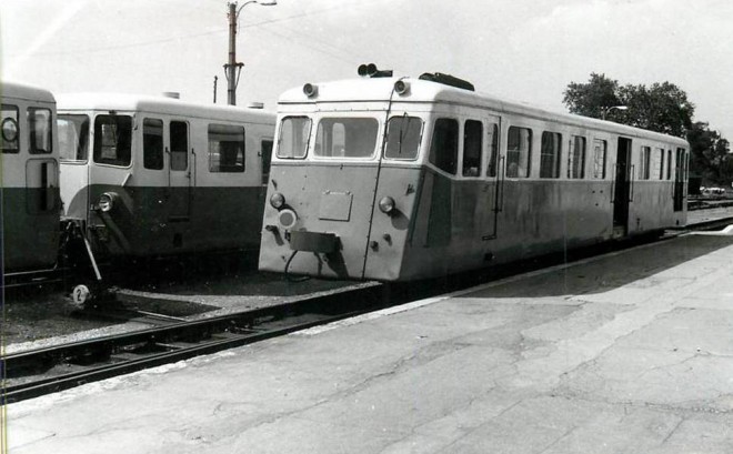 36 - VALENCAY - Gare,Autorail (photo de 1975).jpg