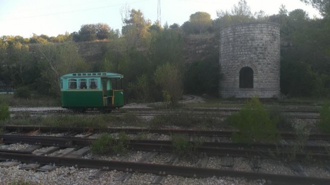 tram.jpg
