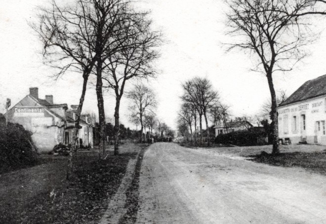 Saint-Jean-de-Linières le PN sur la RN23 490009 SJL détail.jpg