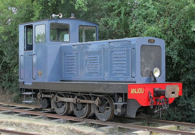 LKM-V10_Petit_Anjou-1.JPG