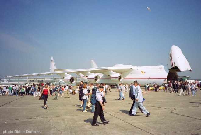 An-225_Le_Bourget_2001-m.jpg