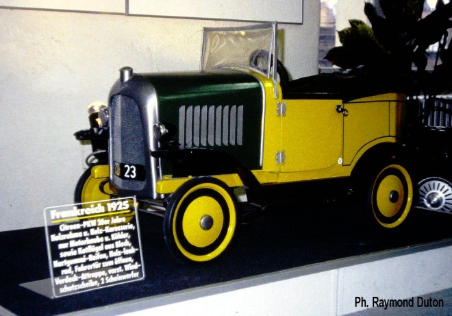 32 - 1994 - Dresden - Werkers Museum.JPG