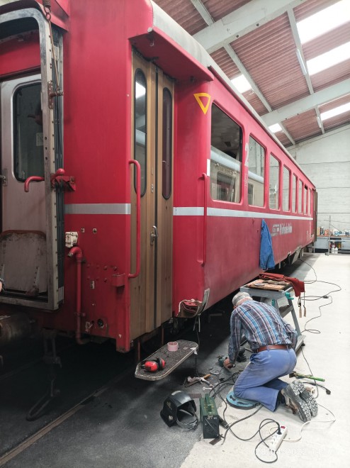 B2212.jpg