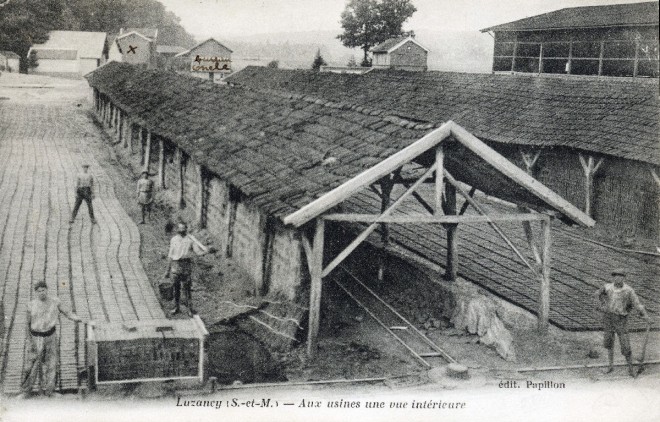 77 - Luzancy - Aux usines une vue intérieure.jpg