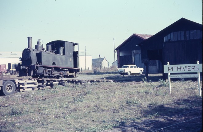 XCVIII37 déchargement 030T Couillet n°1 ex-Maizy 24.9.66.jpg