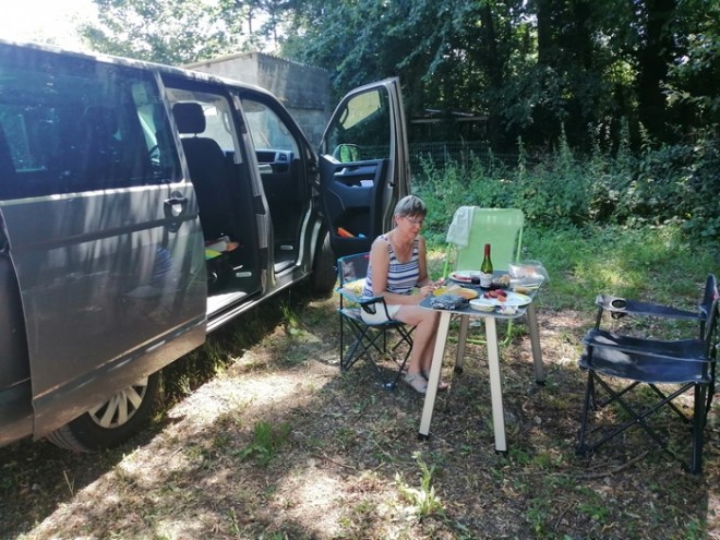 mamy picnic.jpg