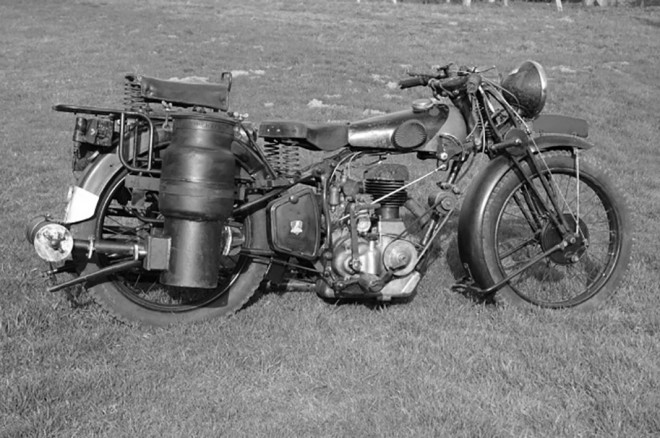 Gazo sur moto.jpg