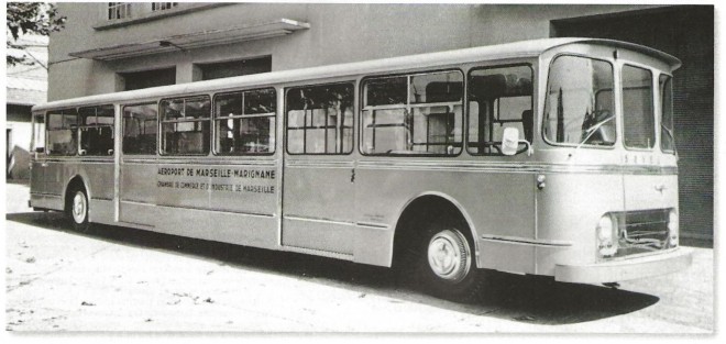 Autobus aéroportuaire.jpg