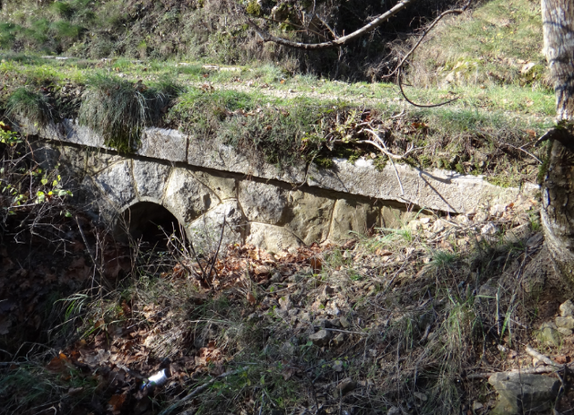 Acqueduc juste après le Pont 1 TM sur la Sumène.png