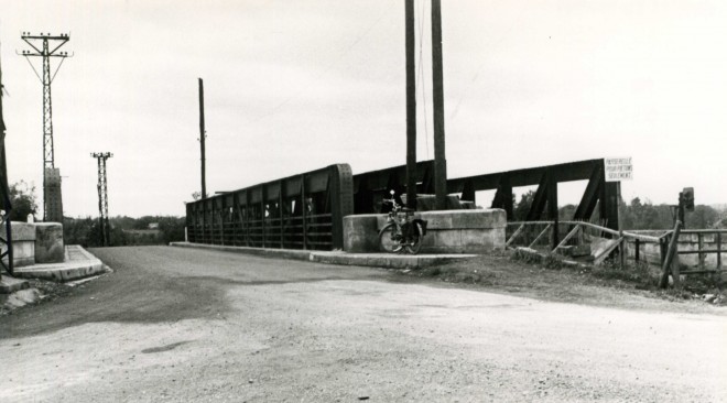 24-Lormont pont et passerelle CFD 1954-10 (coll F Morin).jpg