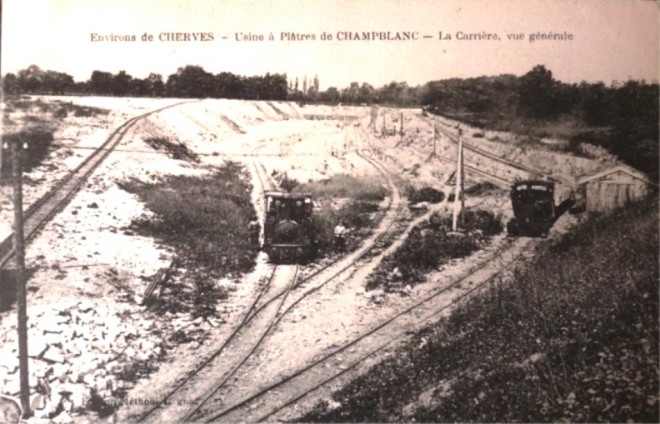 7 - CHERVES.USINE A PLATRES DE CHAMPBLANC.LA CARRIERE.1918.jpg