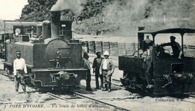 Côte d'Ivoire - Un train de billes d'acajou.jpg