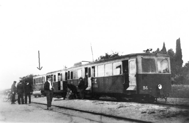 Beaufort-en-Vallée automotrice Brissonneau 34 avec les R11 et R21 - 490383 - Fonds Sourice a.jpg