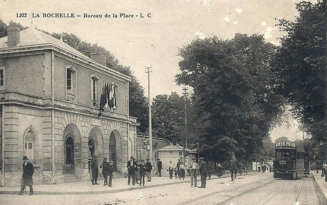 Bureau de la Place.jpg