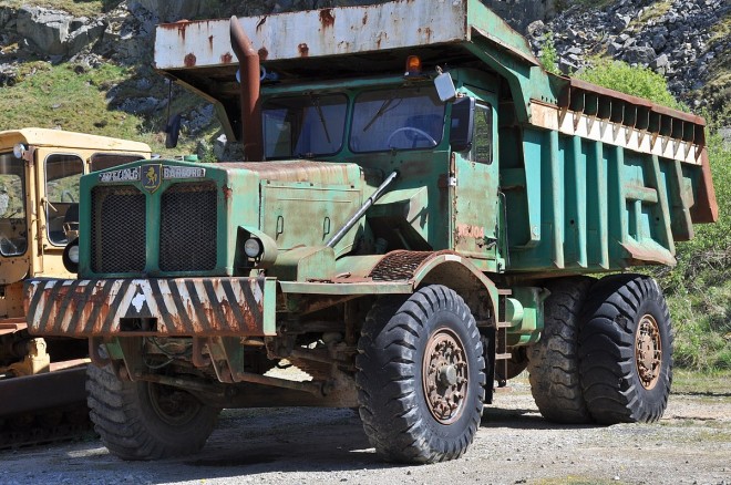 Aveling_Barford_dump_truck.jpg