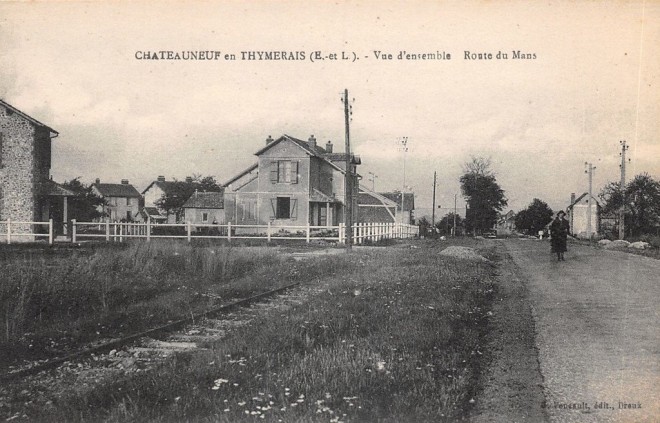Châteauneuf en T. (28) Route du Mans.jpg