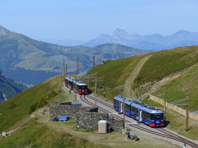 TMB 2 Marie et Jeanne au Mont Lachat.jpg