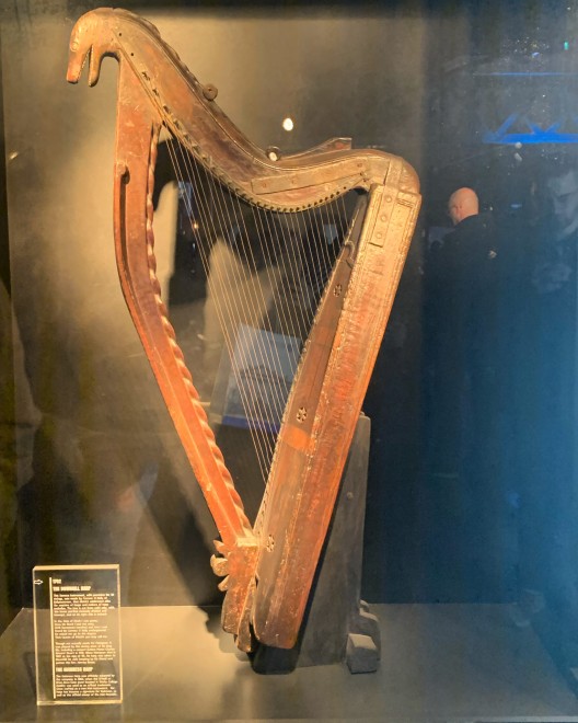 Harpe celtique Guinness.jpg
