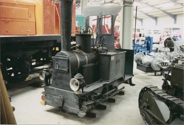colibri au musée, fondation de l'automobile Marius Berliet.jpg