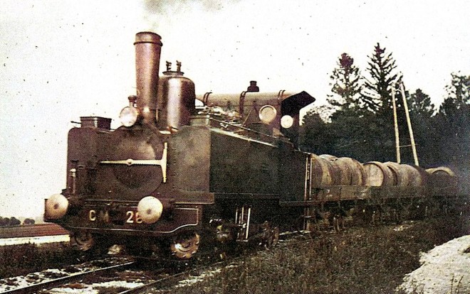 414-CM_n°26_Suzanne_et_train_de_tonneaux.jpg